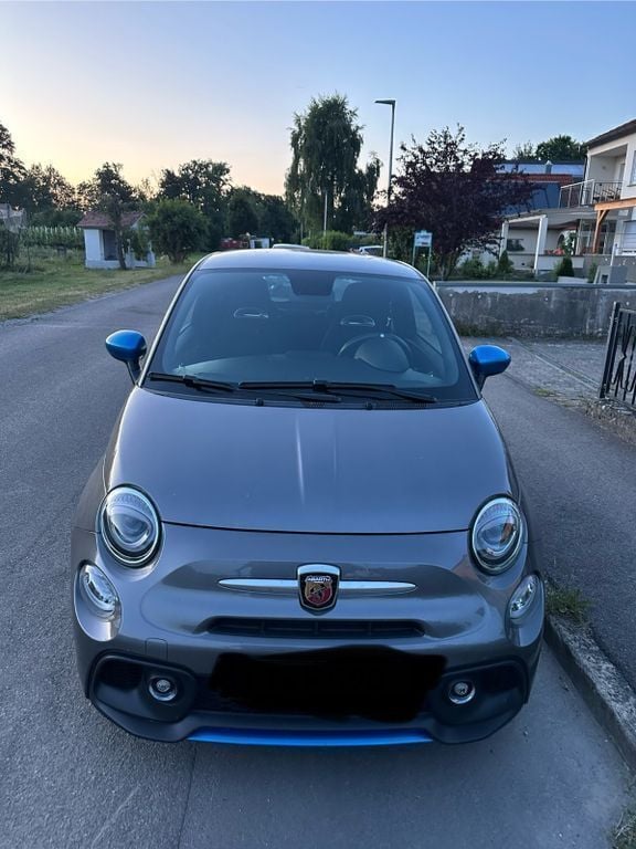Grau Gebraucht 2021 Abarth 595 Kleinwagen | 18.000 € (Superpreis) - Bild 1/4