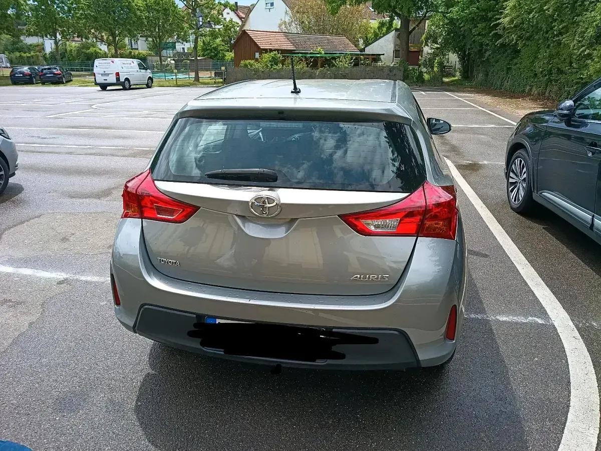 Gebraucht Toyota Auris 99 PS (72 kW) 2015 Silber Kombi