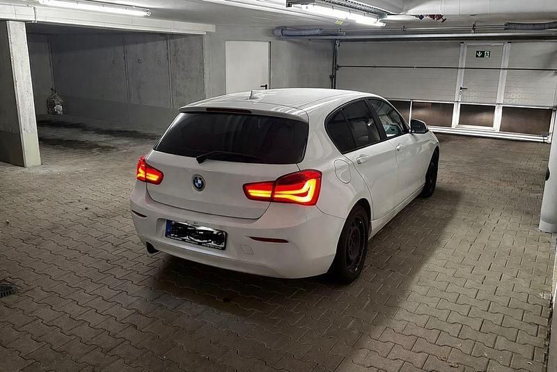 Gebraucht BMW 116 Sport Line 109 PS (80 kW) 2017 Weiß Kleinwagen