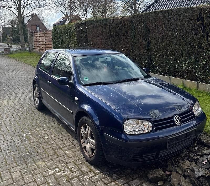 Gebraucht VW Golf IV 75 PS (55 kW) 2001 Blau Limousine