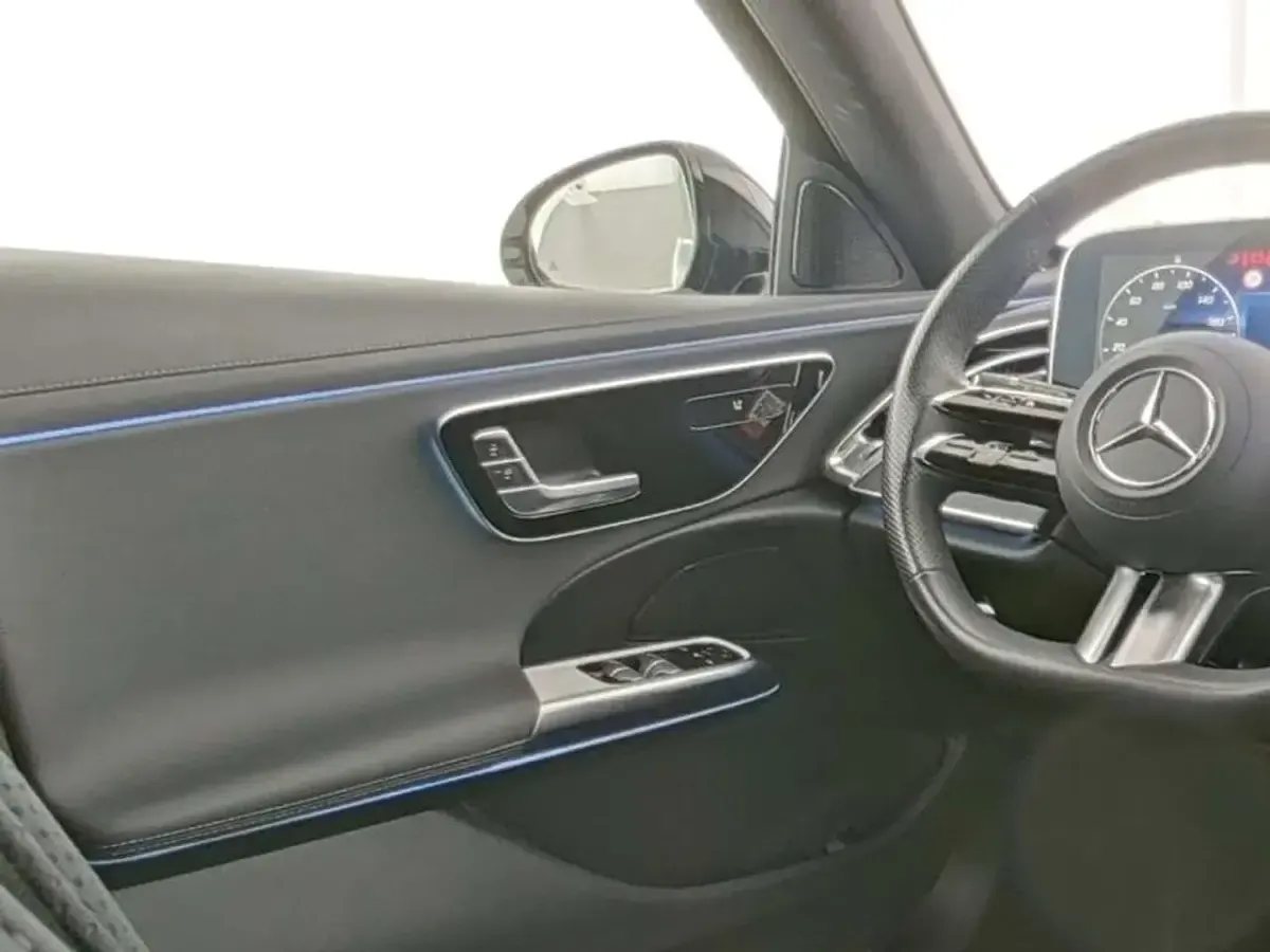 Gebraucht Mercedes E200 AMG 204 PS (150 kW) 2025 Other Kombi