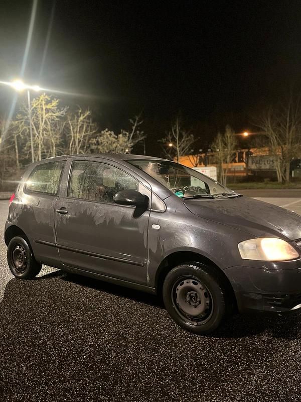 Gebraucht VW Fox 55 PS (40 kW) 2007 Grau Kleinwagen