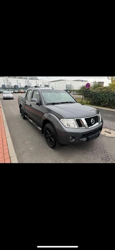 Gebraucht Nissan Navara 190 PS (139 kW) 2011 Grau Abholung