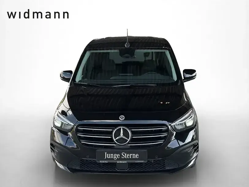 Gebraucht Mercedes T180 Progressive 116 PS (85 kW) 2023 Schwarz Van / Kleinbus