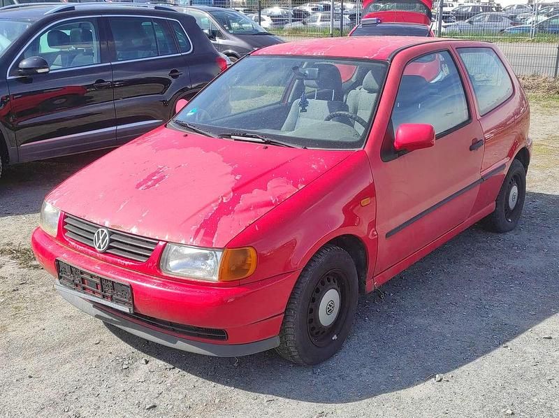 Second-hand VW Polo 60 CP (44 kW) 2000 Roșu Berlinǎ