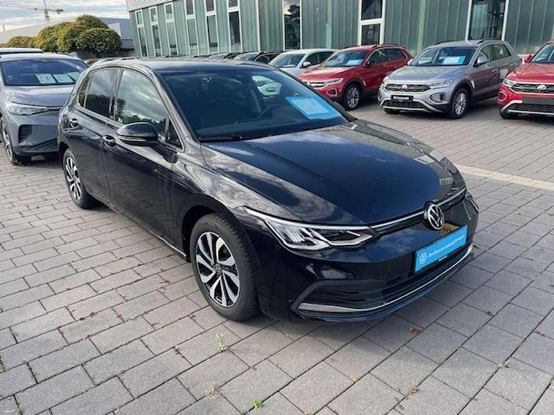 Gebraucht VW Golf VIII Active 150 PS (110 kW) 2021 Schwarz metallic Limousine