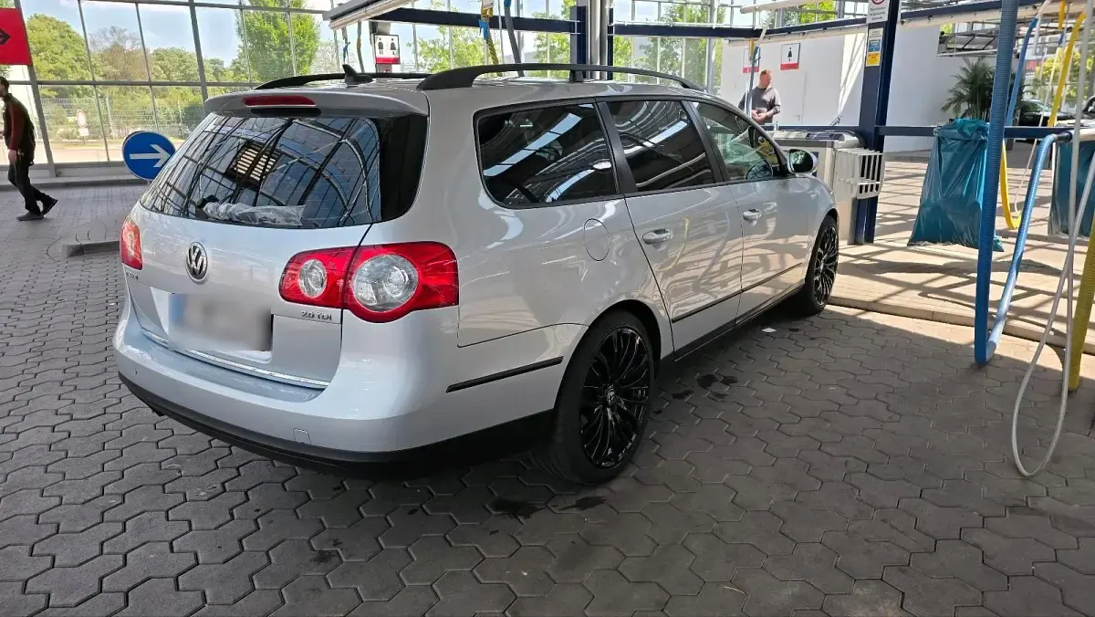 Gebraucht VW Passat 140 PS (102 kW) 2010 Silber Kombi