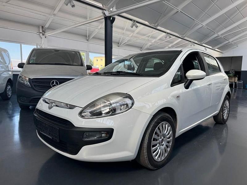 Weiß Gebraucht 2011 Fiat Punto Evo Dynamic Kleinwagen | 3.980 € (Teuer) - Bild 1/4