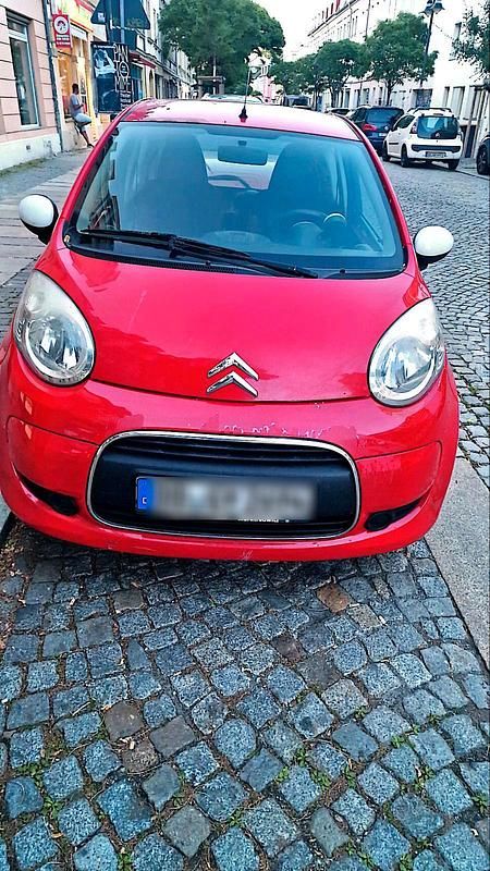 Rot Gebraucht 2009 Citroën C1 Kleinwagen | 1.000 € - Bild 1/4