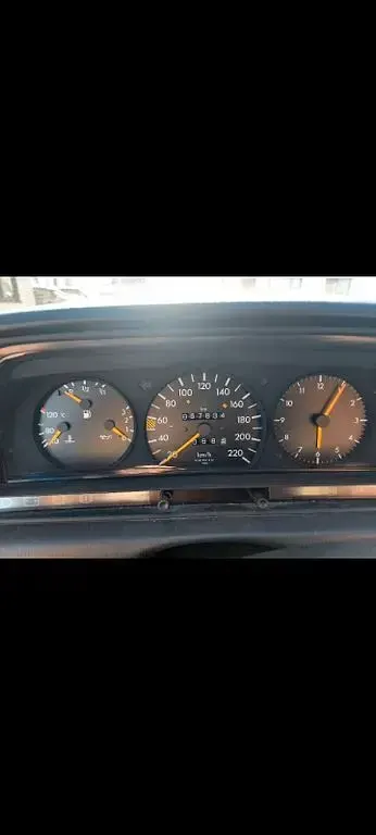 Gebraucht Mercedes 190 109 PS (80 kW) 1993 Silber Limousine