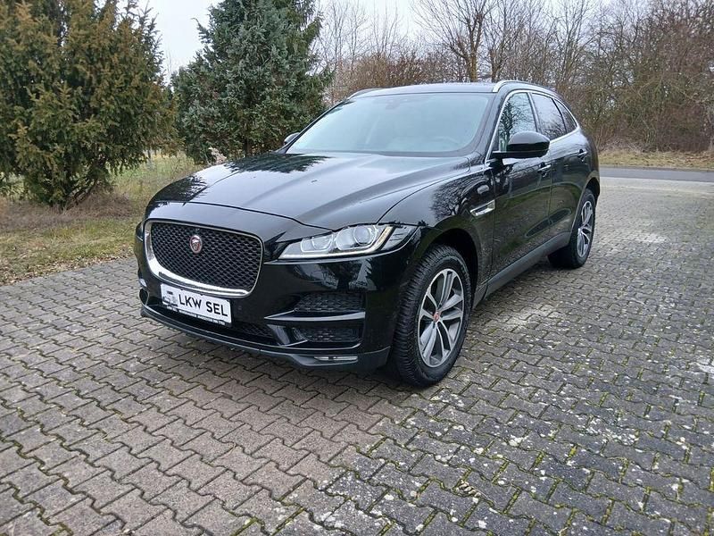 Schwarz Gebraucht 2016 Jaguar F-Pace Prestige SUV | 12.500 € (Etwas zu teuer) - Bild 1/4