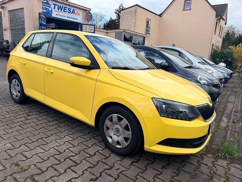 Gebraucht Skoda Fabia 60 PS (44 kW) 2015 Gelb Kleinwagen