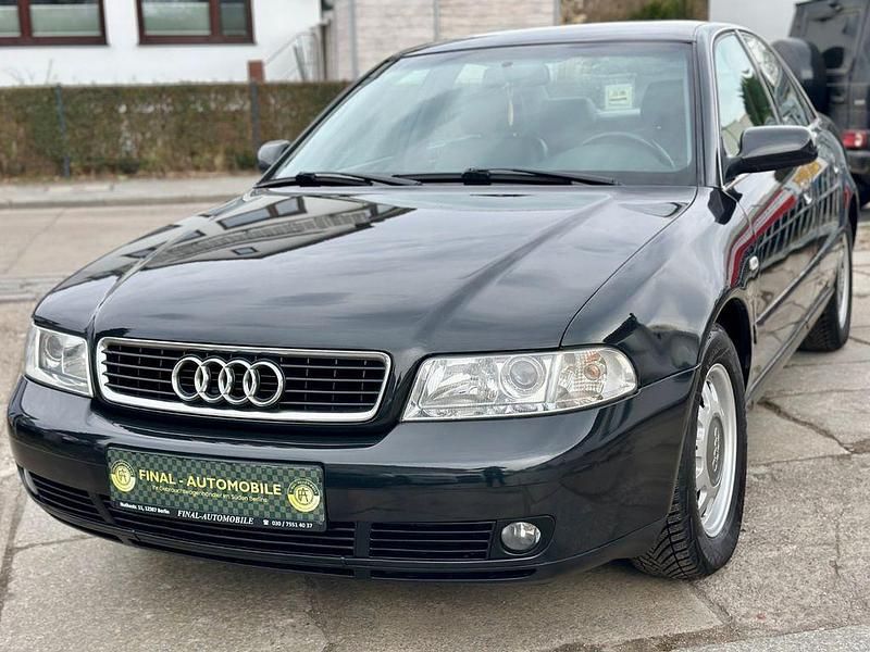 Używany Audi A4 Sport 150 KM (110 kW) 2000 Czarny Sedan/Limuzyna