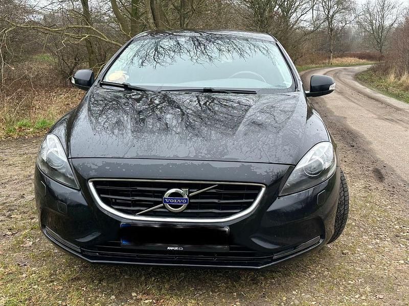 Schwarz Gebraucht 2014 Volvo V40 Limousine | 7.499 € (Fairer Preis) - Bild 1/4