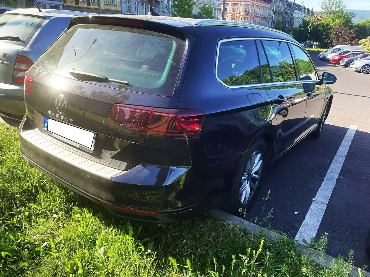 Gebraucht VW Passat Business 150 PS (110 kW) 2021 Schwarz Kombi