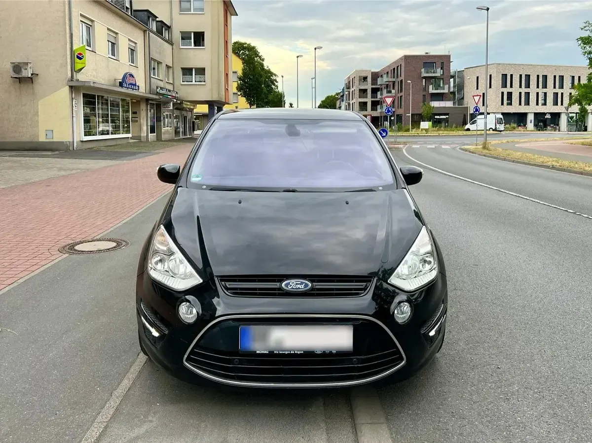 Gebraucht Ford S-MAX S 140 PS (102 kW) 2013 Schwarz Van / Kleinbus