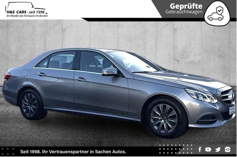 Silber Gebraucht 2014 Mercedes E220 Limousine | 14.950 € (Fairer Preis) - Bild 1/4