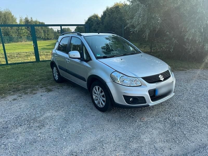 Silber Gebraucht 2011 Suzuki SX4 Style Kleinwagen | 7.100 € (Guter Preis) - Bild 1/4