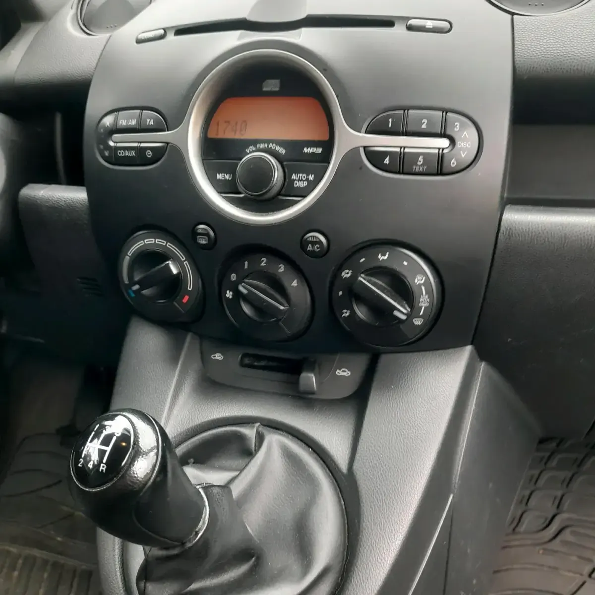 Gebraucht Mazda 2 75 PS (55 kW) 2008 Rot Kleinwagen
