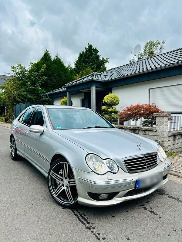 Silber Gebraucht 2004 Mercedes C30 AMG AMG Limousine | 7.490 € - Bild 1/4