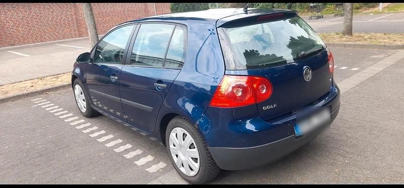Blau Gebraucht 2006 VW Golf V Kleinwagen | 1.500 € (Fairer Preis) - Bild 1/4