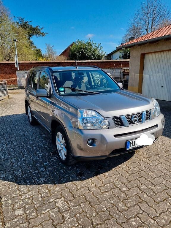 Grau Gebraucht 2007 Nissan X-Trail SE SUV | 4.000 € (Superpreis) - Bild 1/4