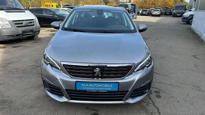 Gebraucht Peugeot 308 SW Allure 131 PS (96 kW) 2019 Grau Kombi