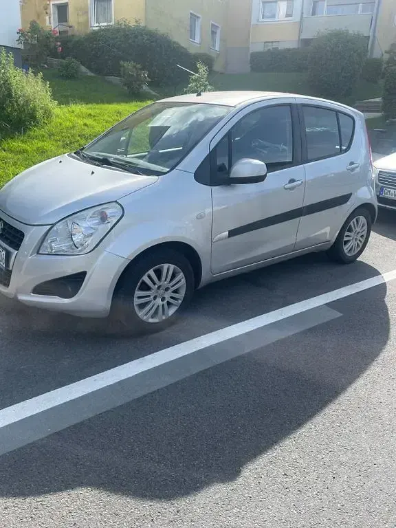 Gebraucht Suzuki Splash Basic 60 PS (44 kW) 2014 Silber Kleinwagen