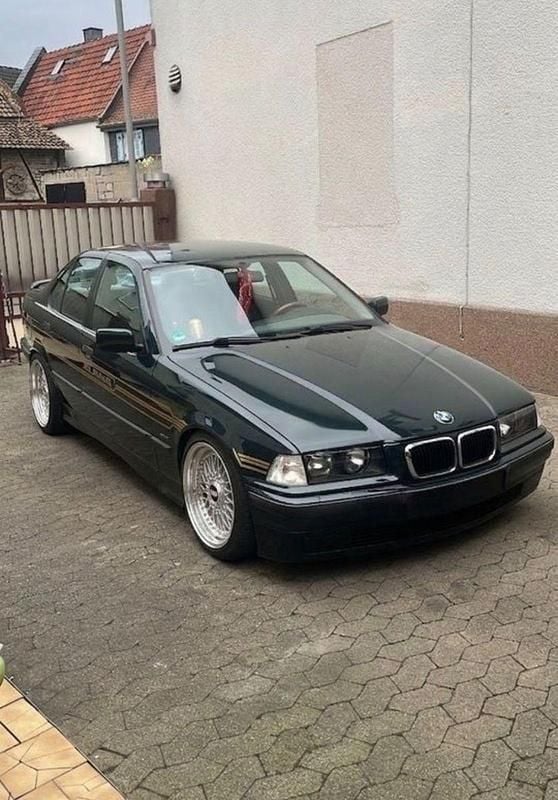 Second-hand BMW 320 150 CP (110 kW) 1992 Berlinǎ
