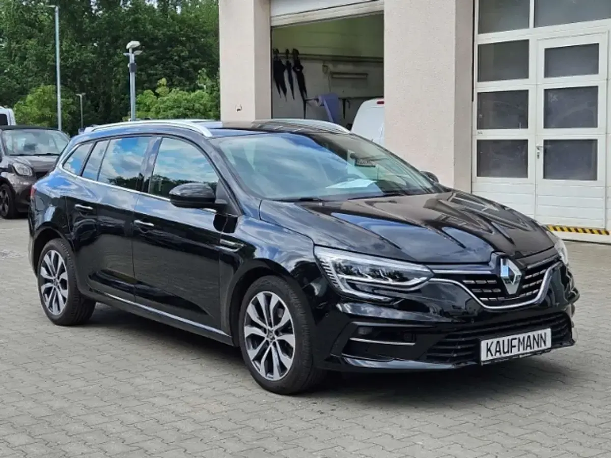 Gebraucht Renault Mégane GrandTour Techno 140 PS (102 kW) 2023 Schwarz Kombi