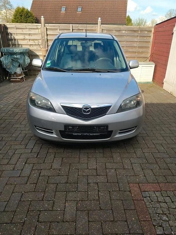 Silber Gebraucht 2004 Mazda 2 Kleinwagen | 650 € (Guter Preis) - Bild 1/4