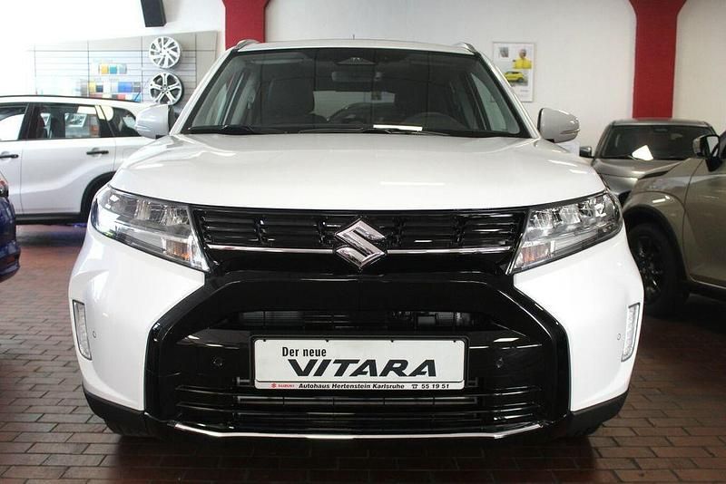 Weiß Neu 2025 Suzuki Vitara Comfort+ SUV | 28.990 € (Teuer) - Bild 1/4