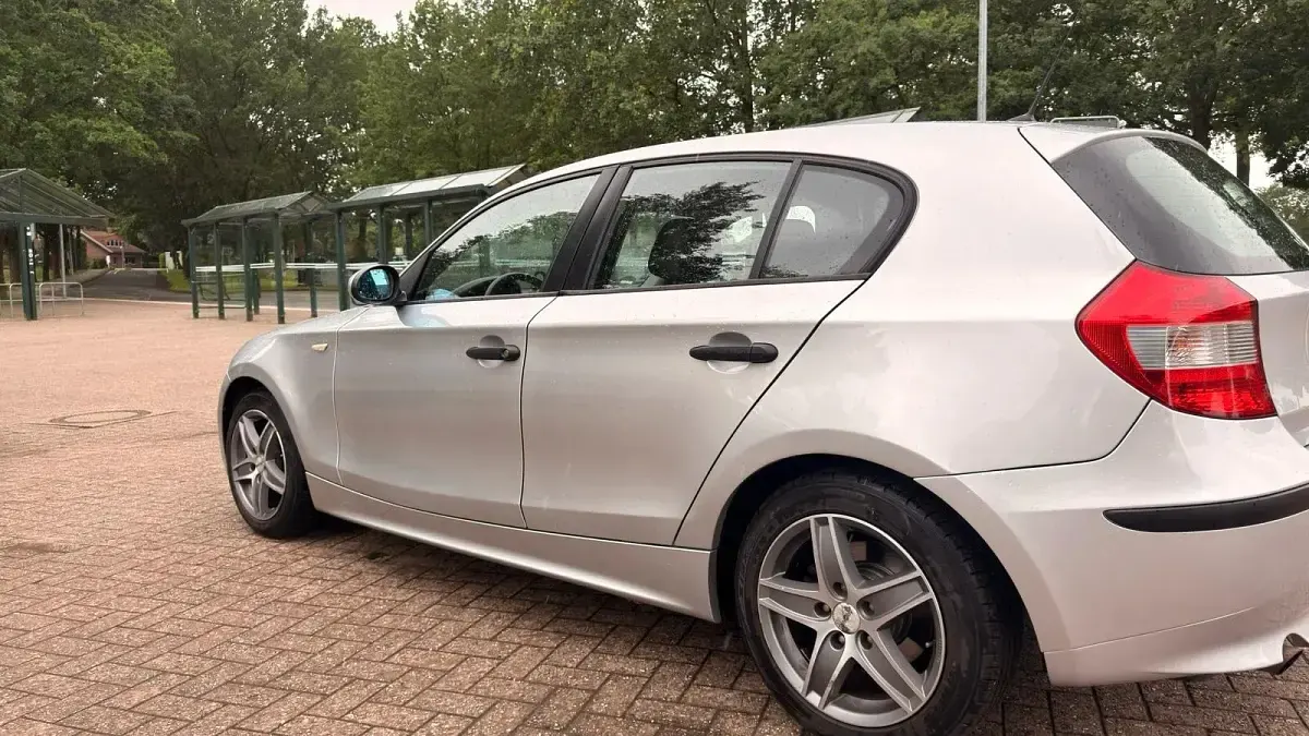 Gebraucht BMW 116 115 PS (84 kW) 2006 Grau Kleinwagen