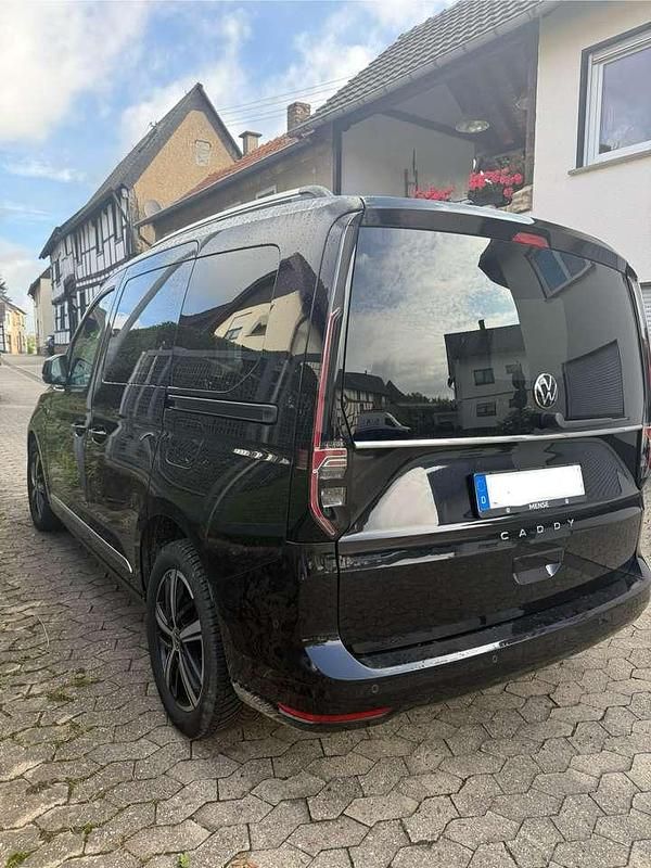 Schwarz Gebraucht 2021 VW Caddy Style Van / Kleinbus | 26.300 € (Etwas zu teuer) - Bild 1/4