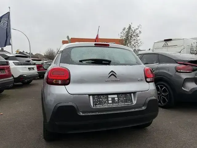 Usado Citroën C3 PureTech 83 CV (61 kW) 2023 Gris Utilitario