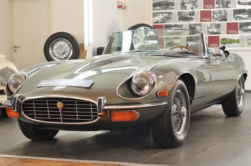 British green Gebraucht 1973 Jaguar E-Type Cabrio | 74.999 € - Bild 1/4