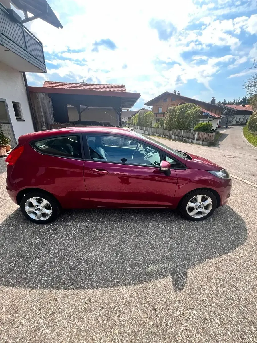 Gebraucht Ford Fiesta 82 PS (60 kW) 2009 Violet Kleinwagen