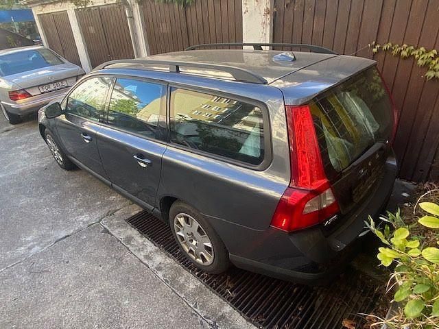 Grau Gebraucht 2008 Volvo V70 Kombi | 4.888 € (Teuer) - Bild 1/4