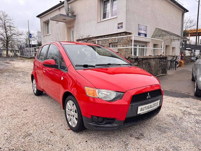 Gebraucht Mitsubishi Colt Invite 95 PS (69 kW) 2009 Rot Kleinwagen