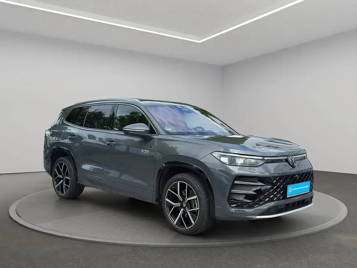 Gebraucht VW Tayron R-line 193 PS (141 kW) 2025 Delfingrau metallic SUV