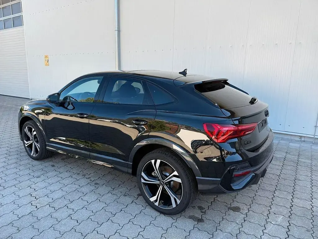 Gebraucht Audi Q3 Sportback S-Line 200 PS (147 kW) 2024 Schwarz SUV