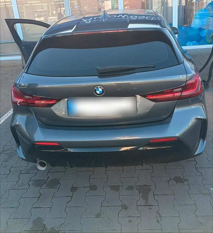 Używany BMW 118 Performance 140 KM (102 kW) 2019 Szary Hatchback