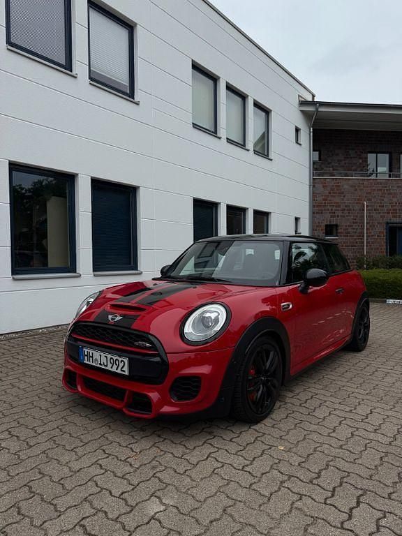 Rot Gebraucht 2016 Mini John Cooper Works Kleinwagen | 17.900 € (Fairer Preis) - Bild 1/4