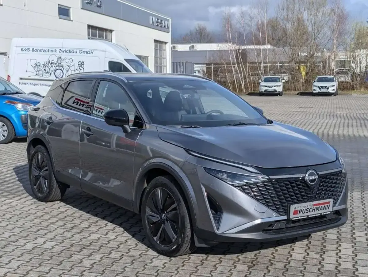Gebraucht Nissan Qashqai Tekna 158 PS (116 kW) 2025 Grau metallic SUV