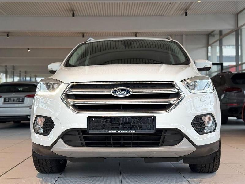 Gebraucht Ford Kuga Titanium 150 PS (110 kW) 2017 Weiß SUV