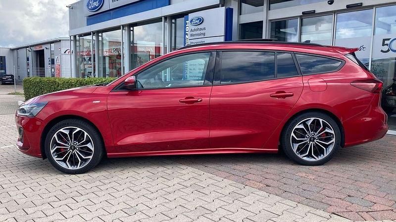 Usata Ford Focus ST-Line X 155 CV (114 kW) 2022 Rosso Station wagon
