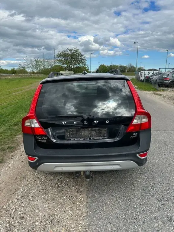 Usata Volvo XC70 185 CV (136 kW) 2007 Nero Station wagon