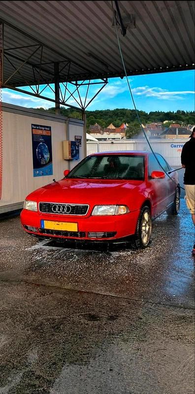 Rot Gebraucht 1998 Audi A4 Limousine | 2.700 € (Fairer Preis) - Bild 1/4