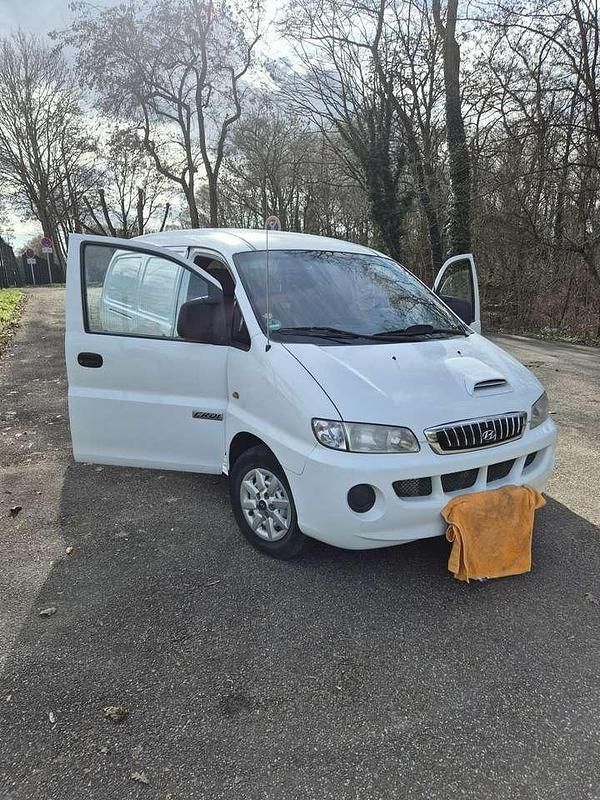 Gebraucht Hyundai H-1 140 PS (102 kW) 2008 Weiß Van / Kleinbus