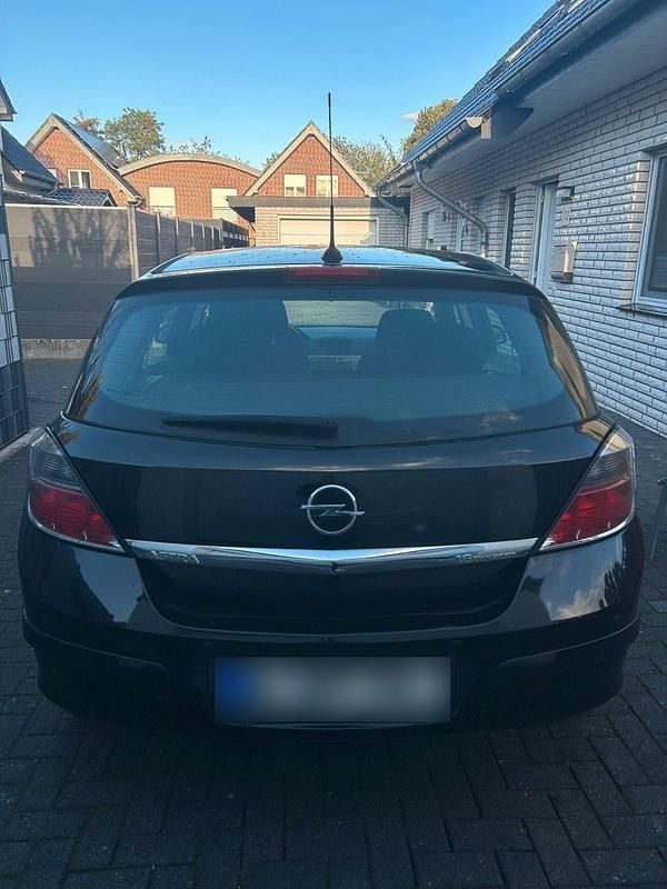 Gebraucht Opel Astra 105 PS (77 kW) 2007 Schwarz Limousine